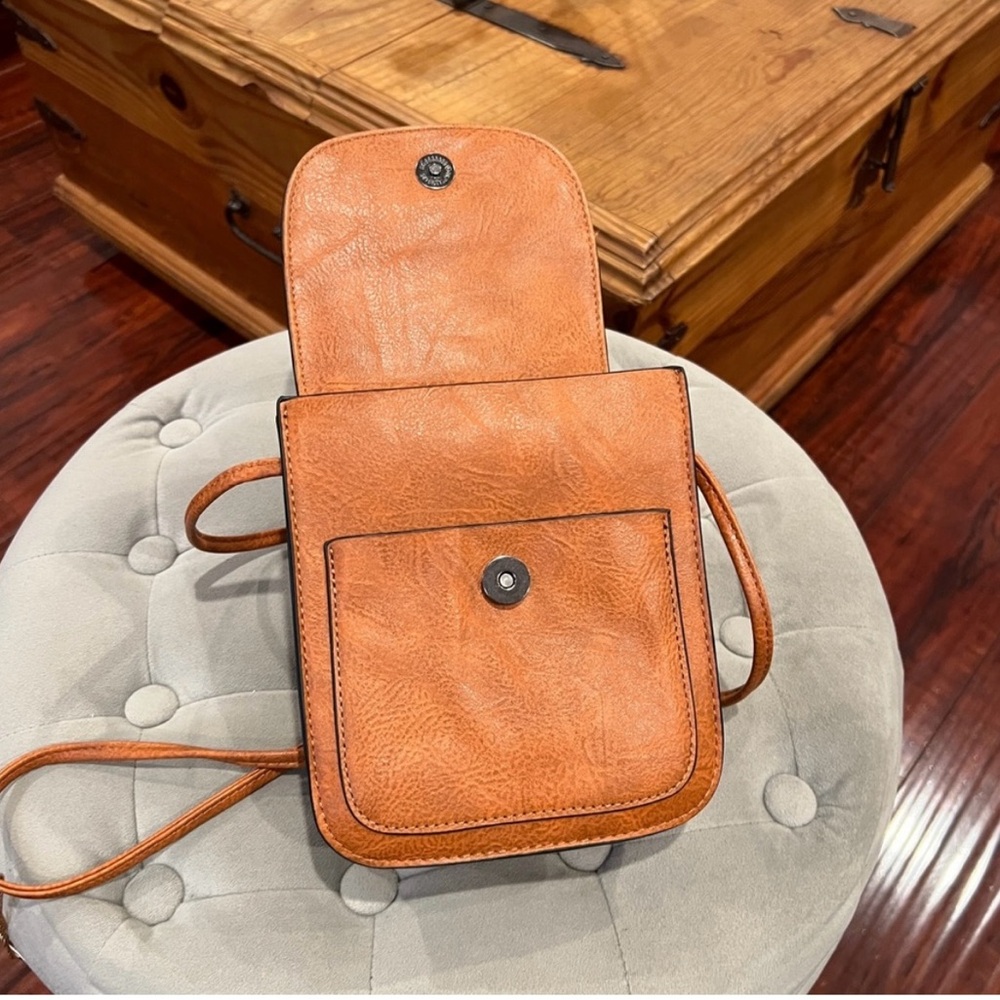 Sam & Hadley Cognac Crossbody/Shoulder Bag NWT - Picture 7 of 10